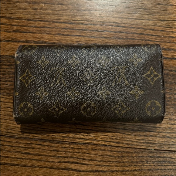 Authentic Louis Vuitton Portefeullie Wallet - Picture 12 of 12